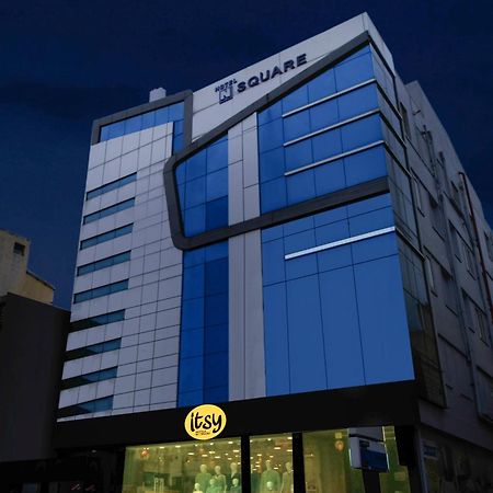 Itsy Hotels N Square Vijayawāda المظهر الخارجي الصورة